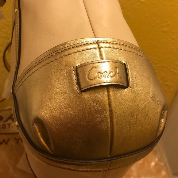 NWT Coach Alexandra Chain Leather Tote - Picture 6 of 8